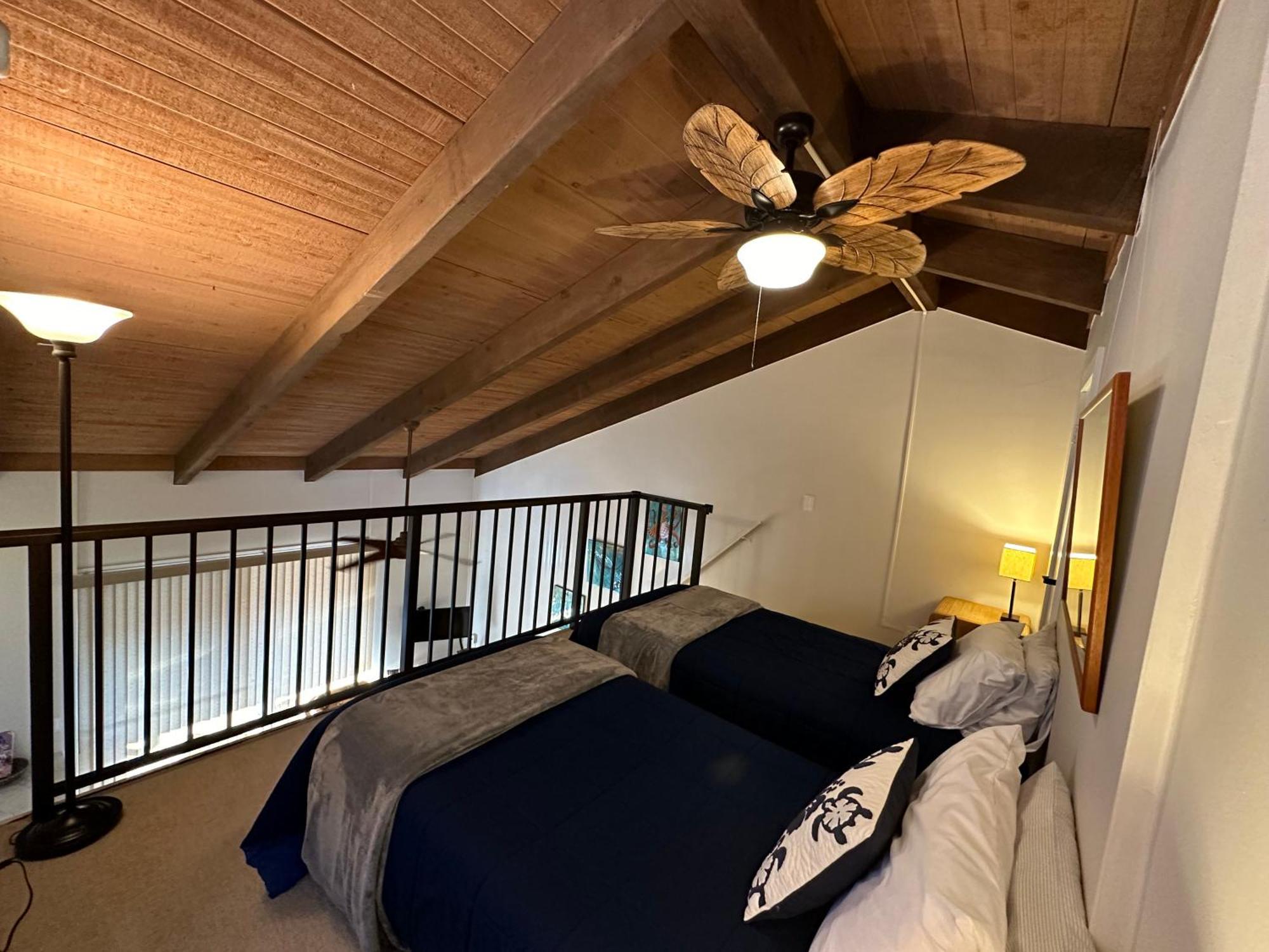 Oceanfront Penthouse With Loft Apartment Кайлуа Кона Екстериор снимка